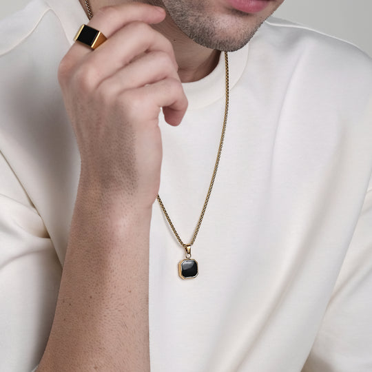 Allan Onyx Necklace (18K Gold Stainless Steel)