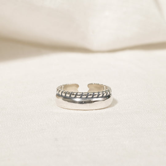 Arin Ring (925 Sterling Silver)