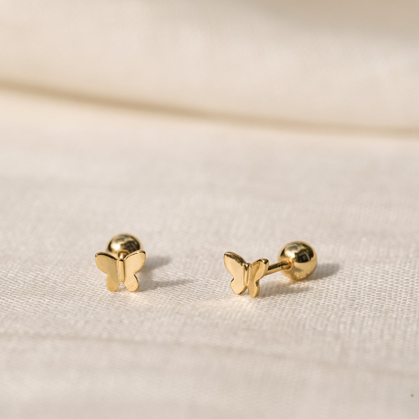 products/cali-stud-earrings-18k-gold-vermeil-1.jpg
