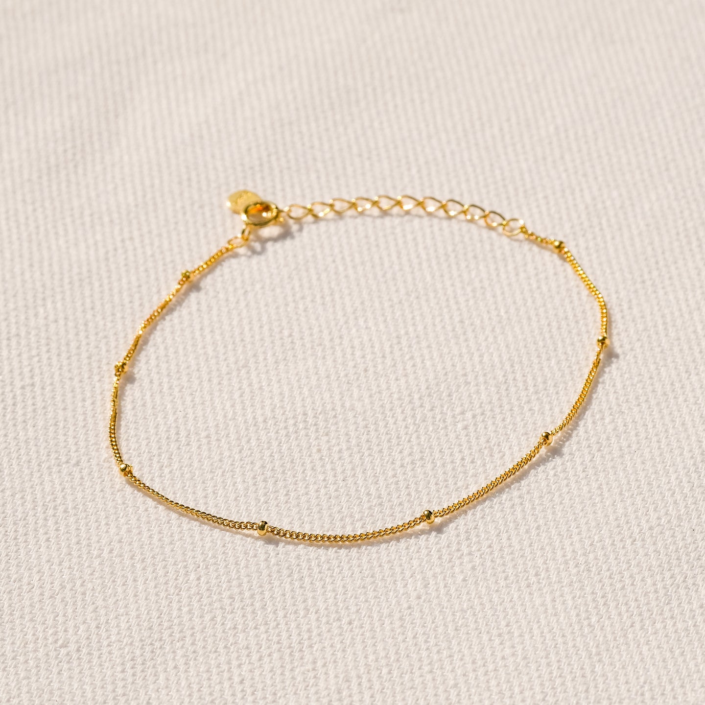 products/conor-bracelet-18k-gold-vermeil-1.jpg