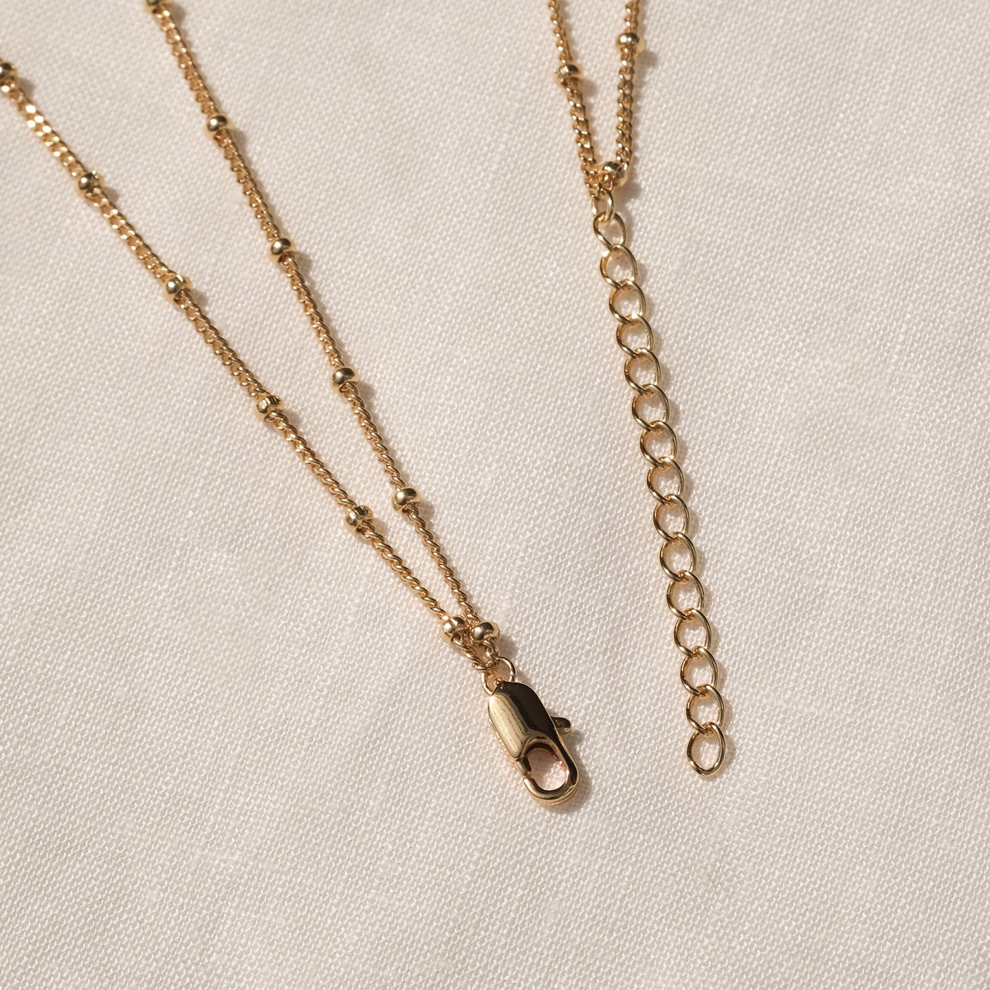 products/conor-necklace-18k-gold-plated-brass-2.jpg