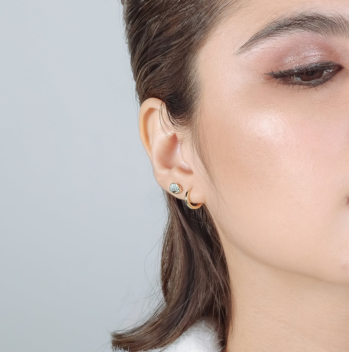 products/faye-18k-gold-vermeil-studs-2.jpg