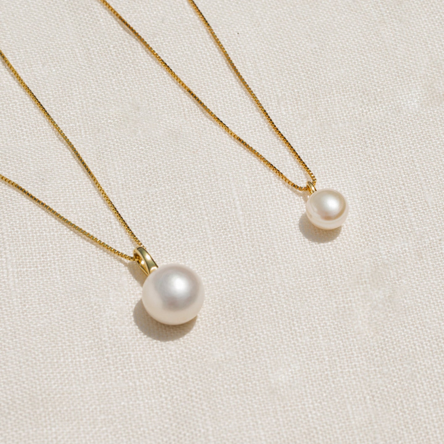 products/iman-tiny-pearl-necklace-18k-gold-vermeil-3.jpg