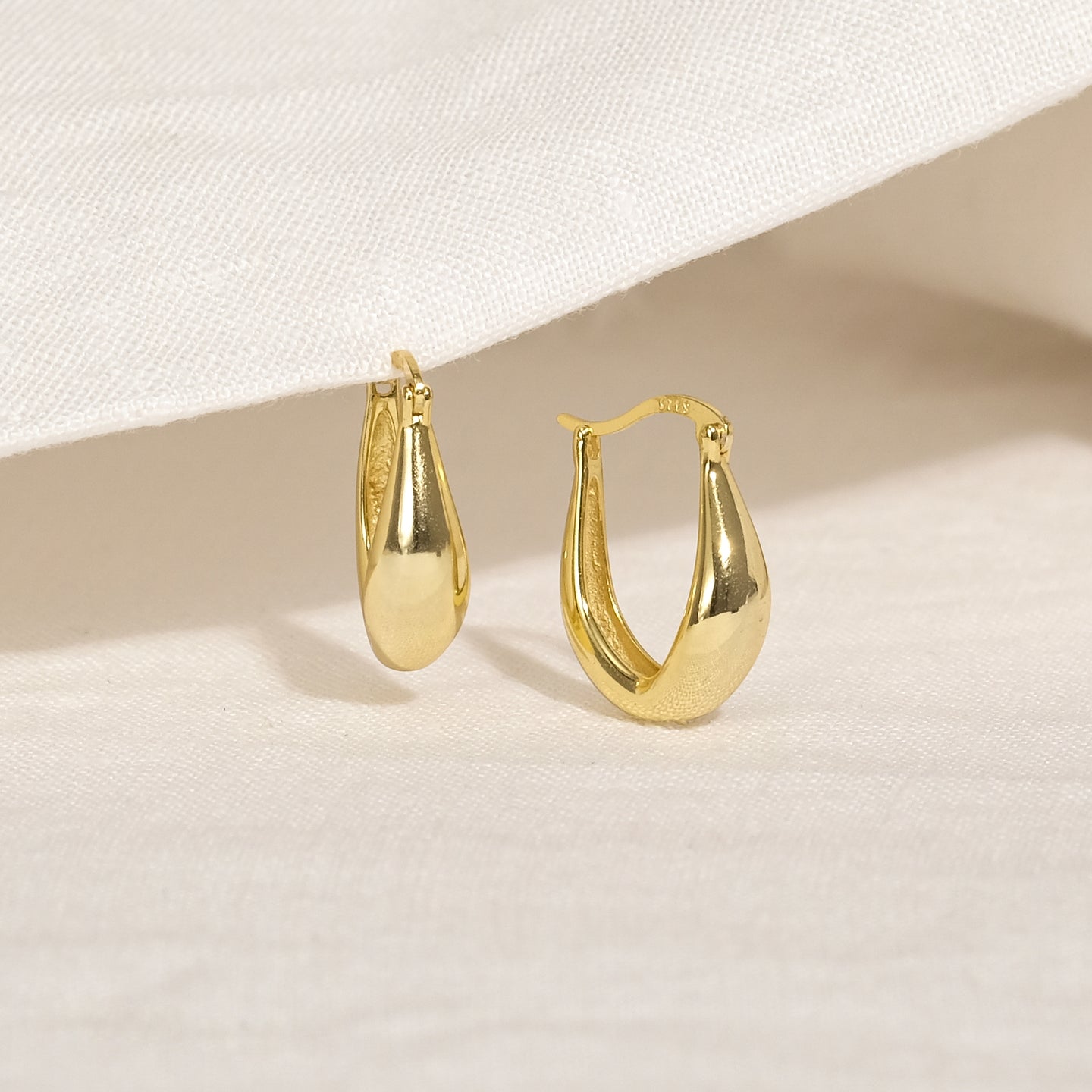 products/lam-hoop-earrings-18k-gold-vermeil-1.jpg