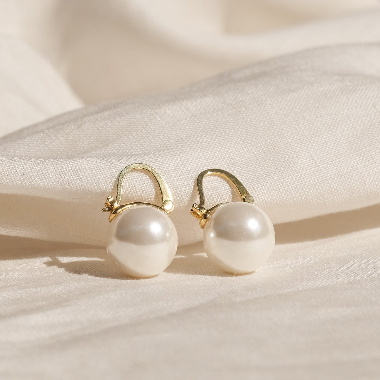 products/lea-18k-gold-vermeil-pearl-earrings-1.jpg