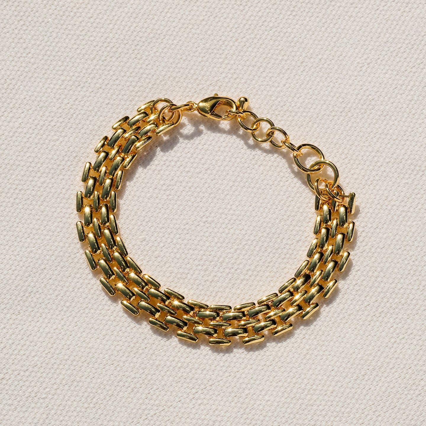 products/lian-bracelet-18k-gold-plated-1.jpg