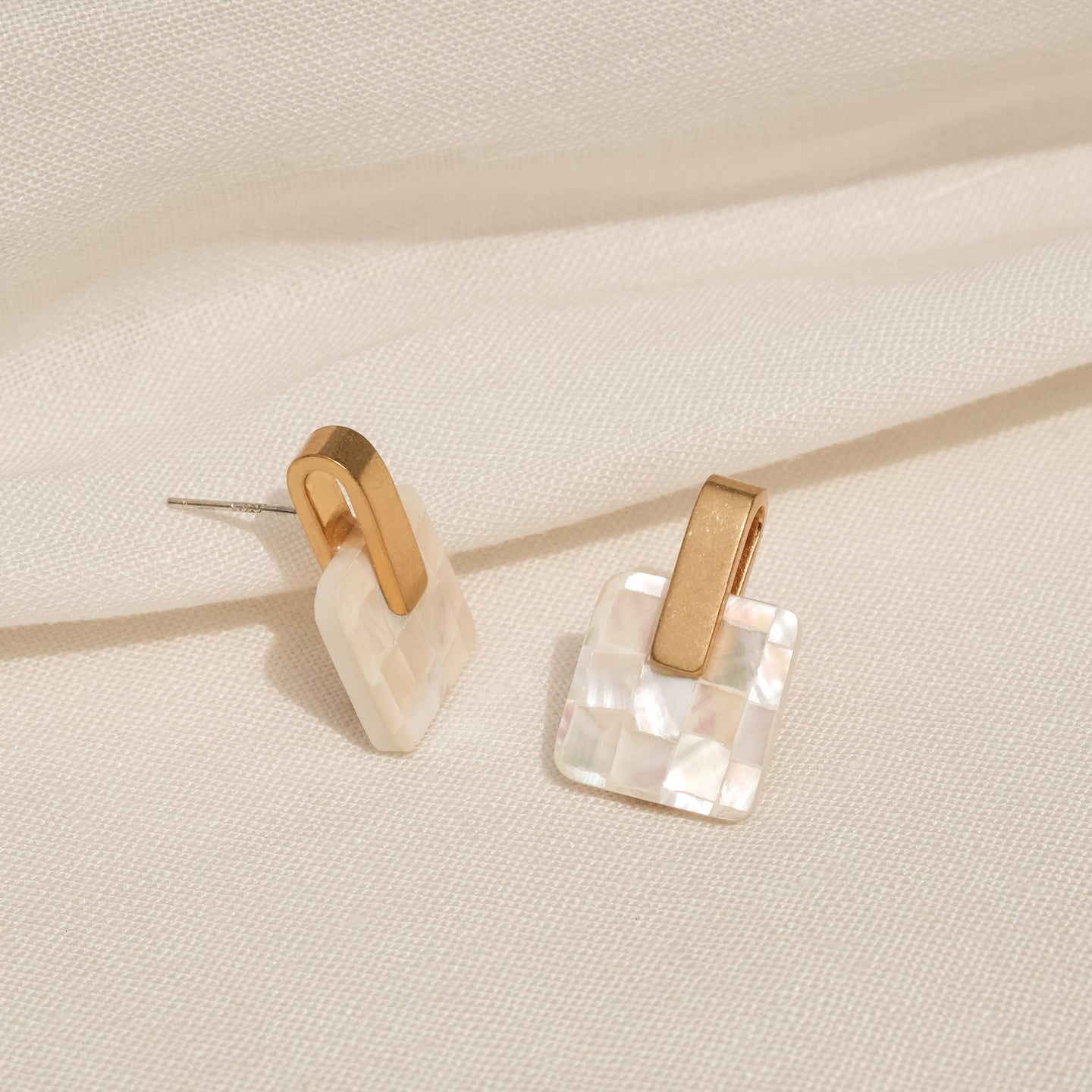 products/lili-mother-of-pearl-stud-earrings-18k-gold-plated-brass-1.jpg