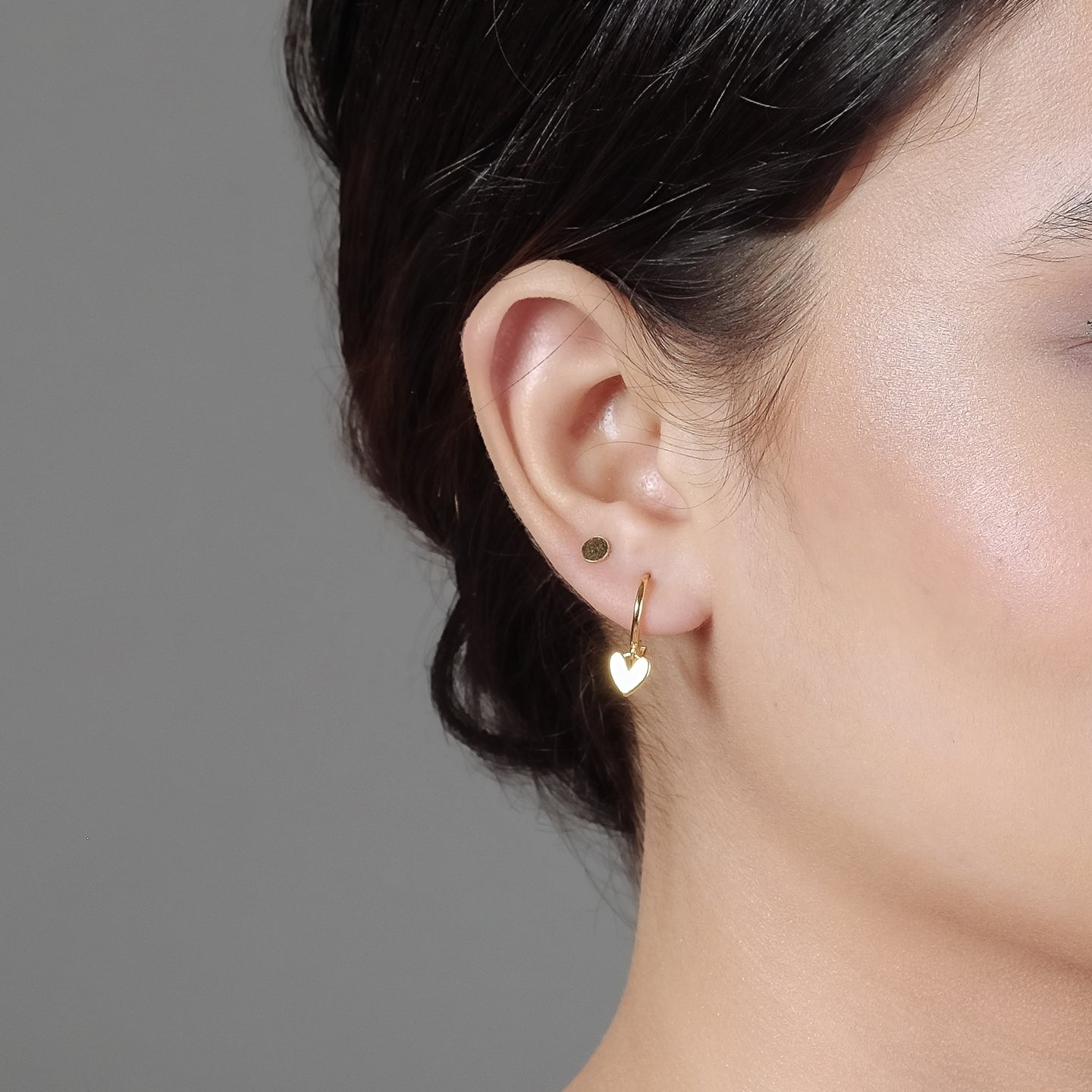 products/manda-18k-gold-vermeil-studs-3.jpg