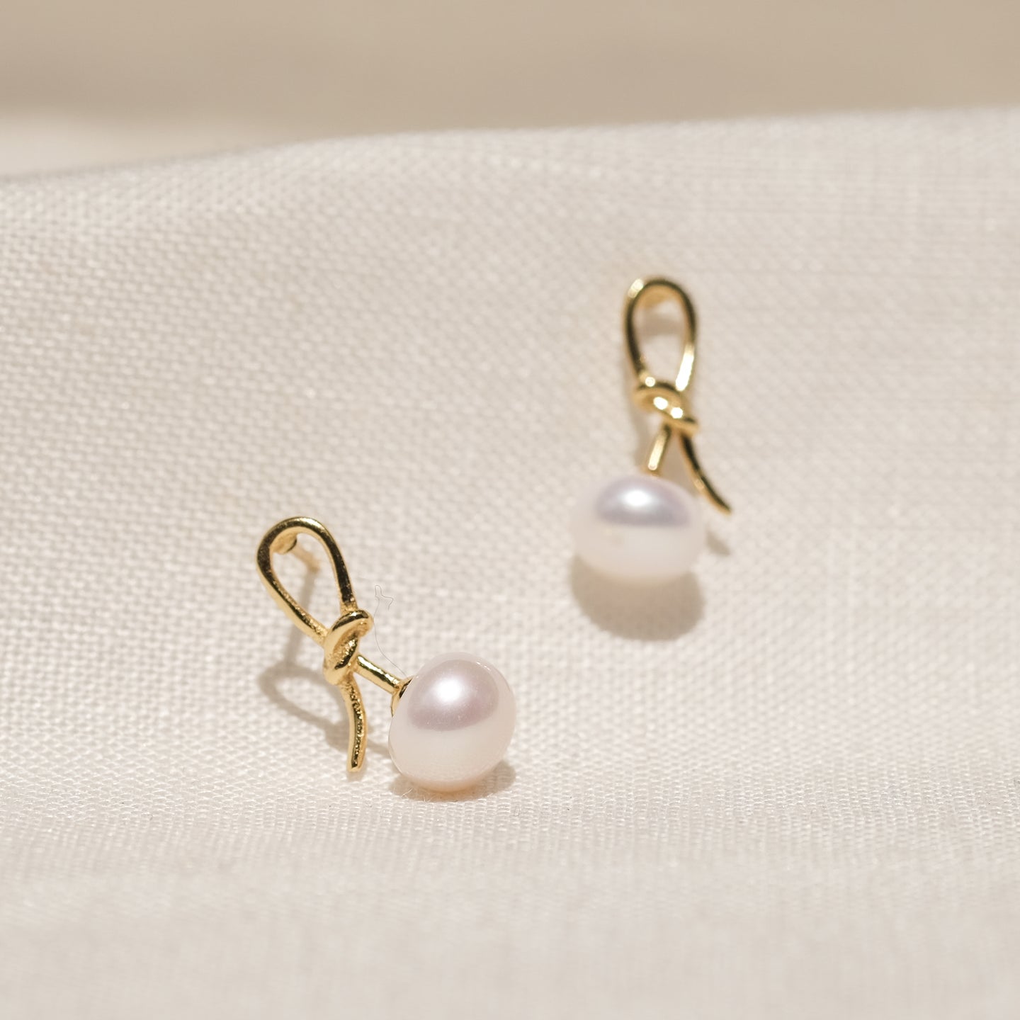 products/margarita-18k-gold-vermeil-pearl-earrings-1.jpg