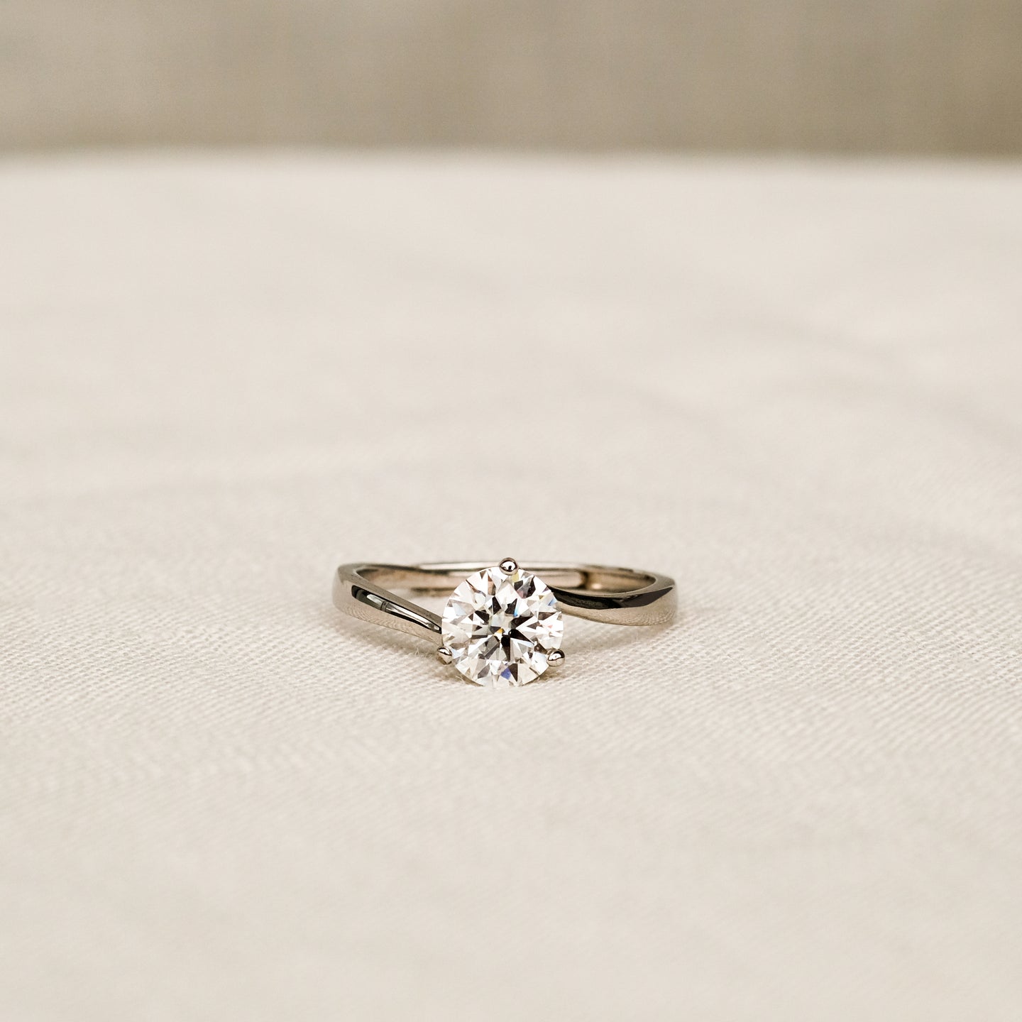 products/mharga-1ct-moissanite-ring-925-sterling-silver-1.jpg