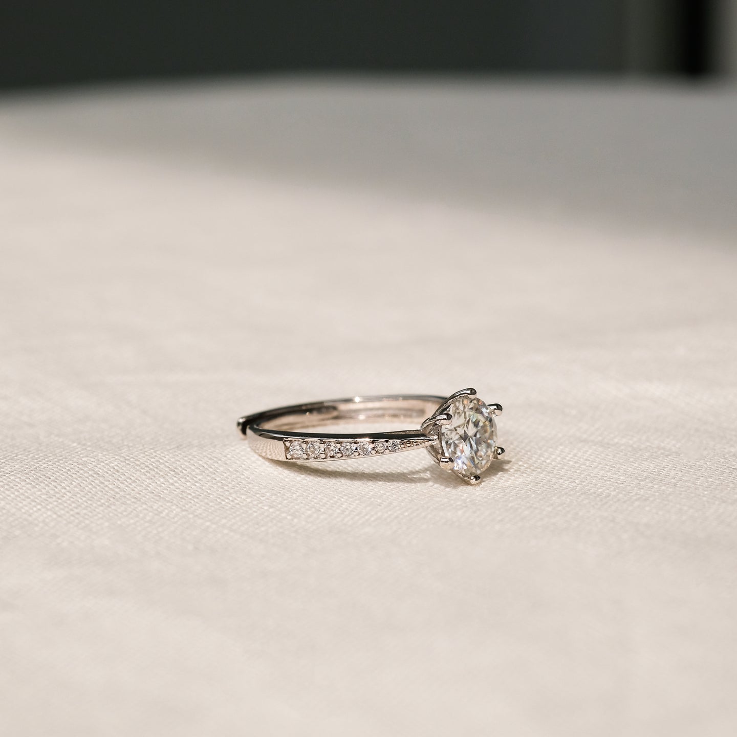 products/shar-1ct-moissanite-ring-925-sterling-silver-2.jpg