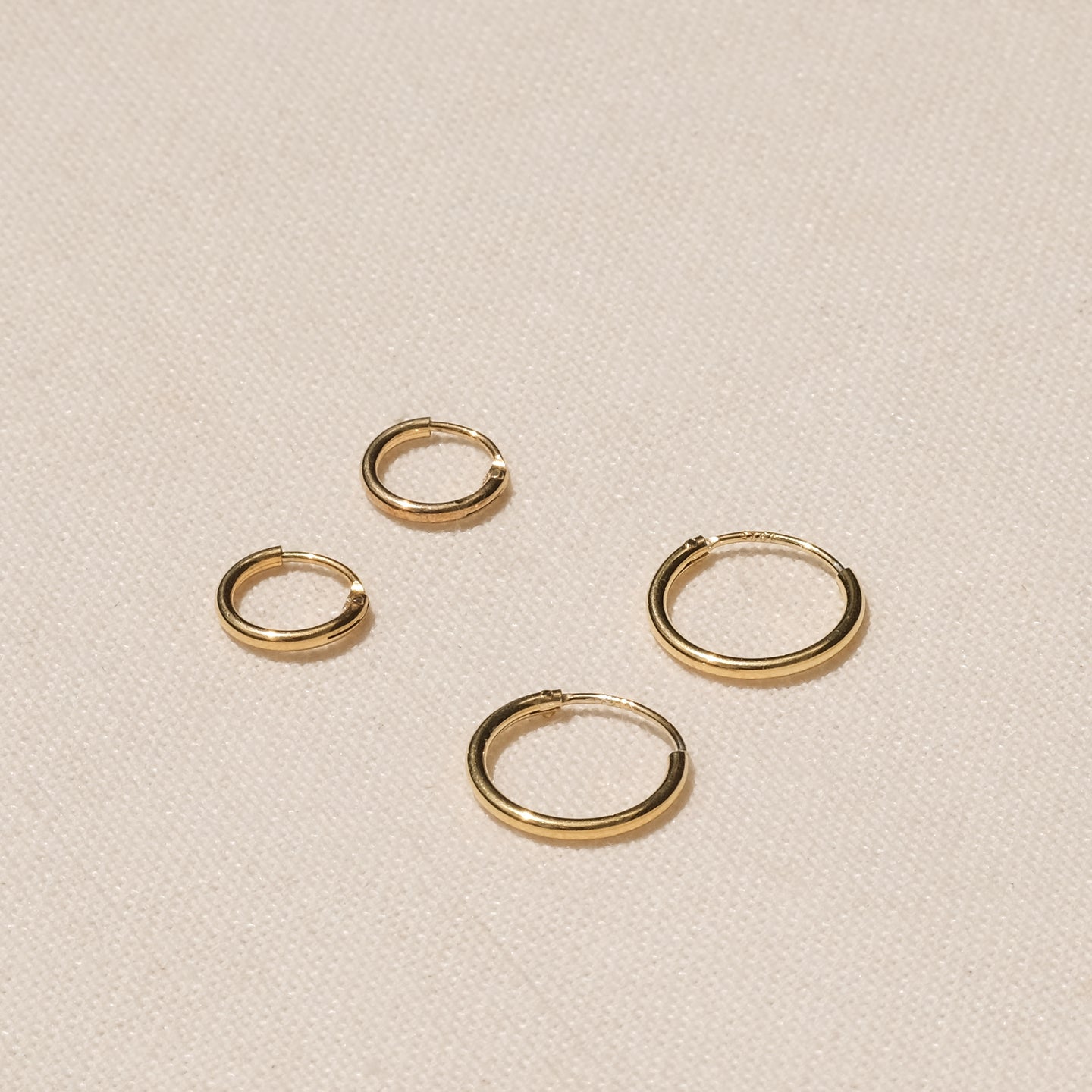 products/shilo-tiny-gold-2.jpg