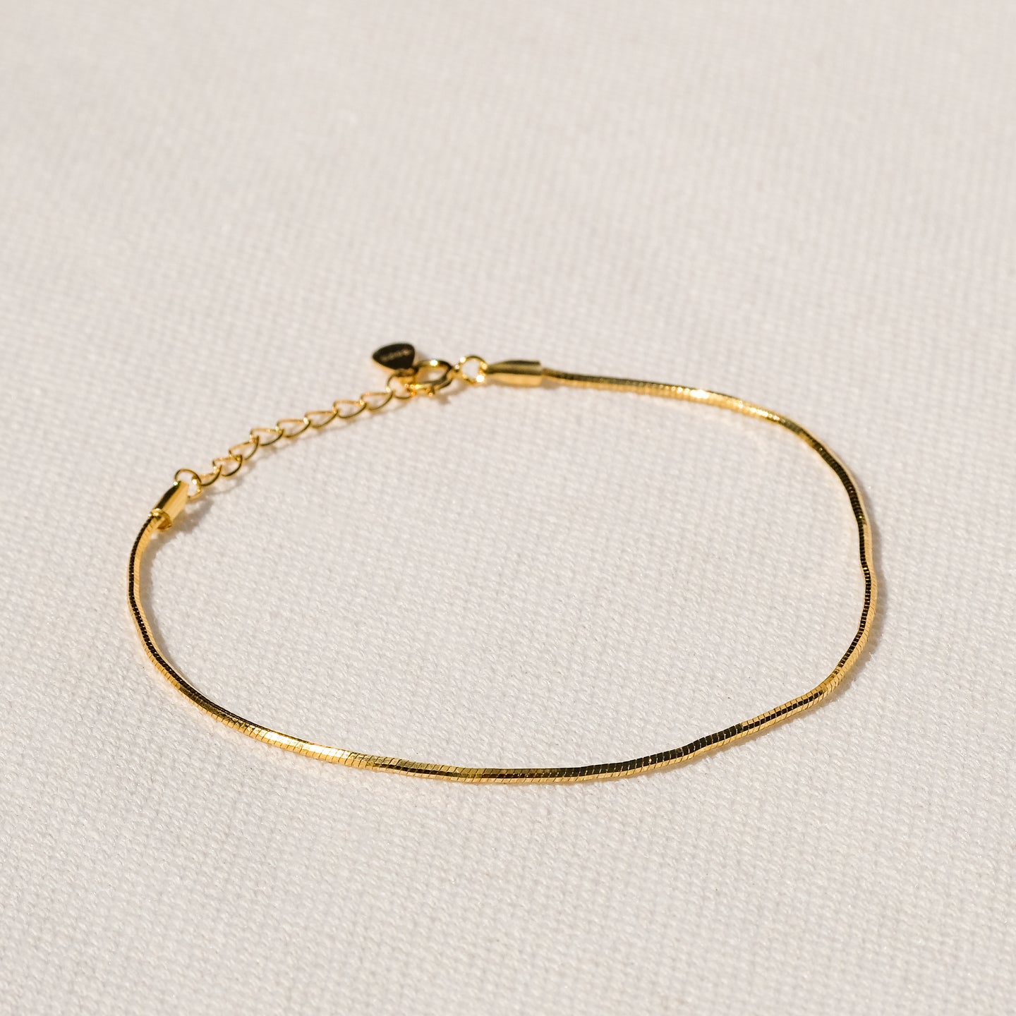 products/sila-bracelet-18k-gold-vermeil-1.jpg