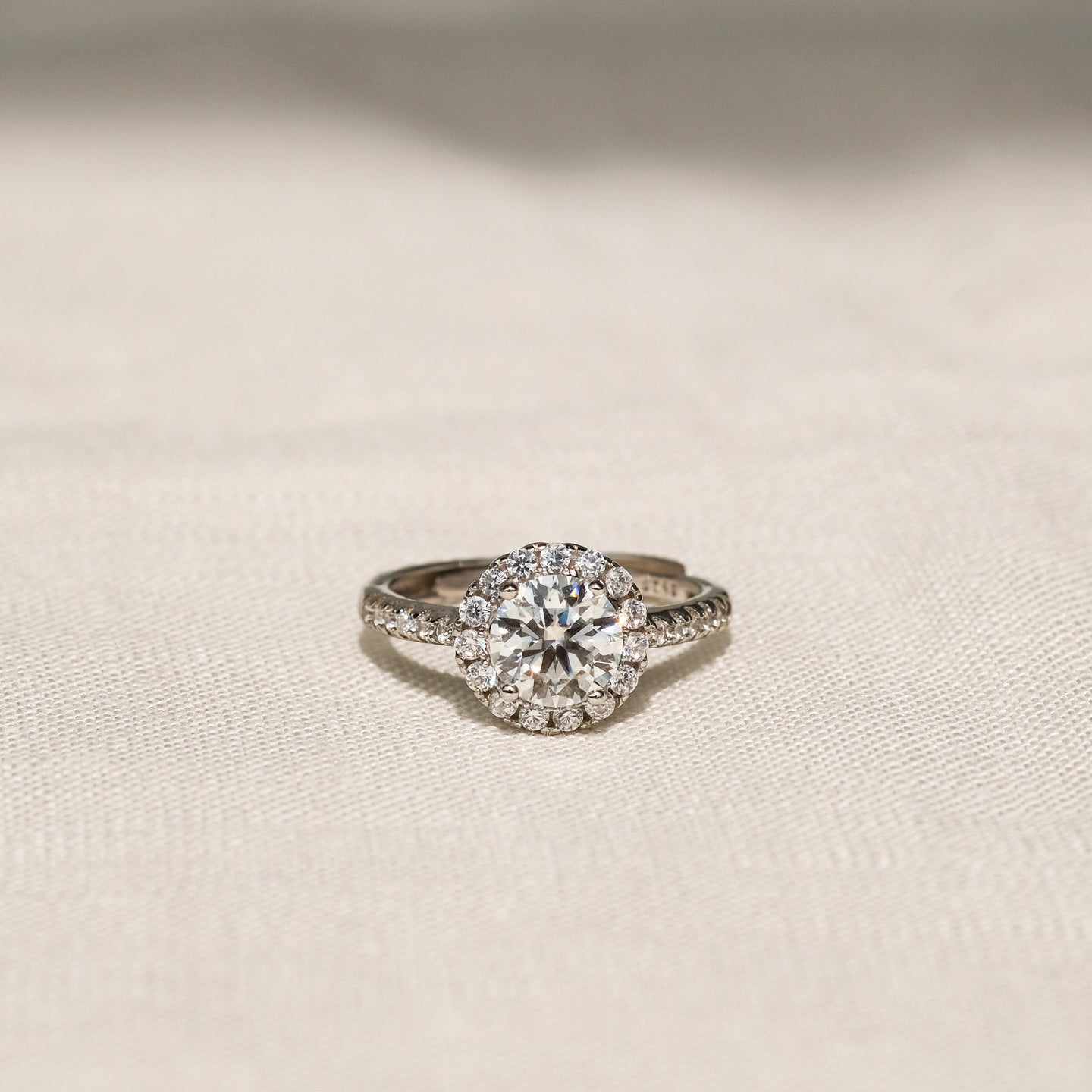 products/tesa-1ct-moissanite-ring-925-sterling-silver-1.jpg