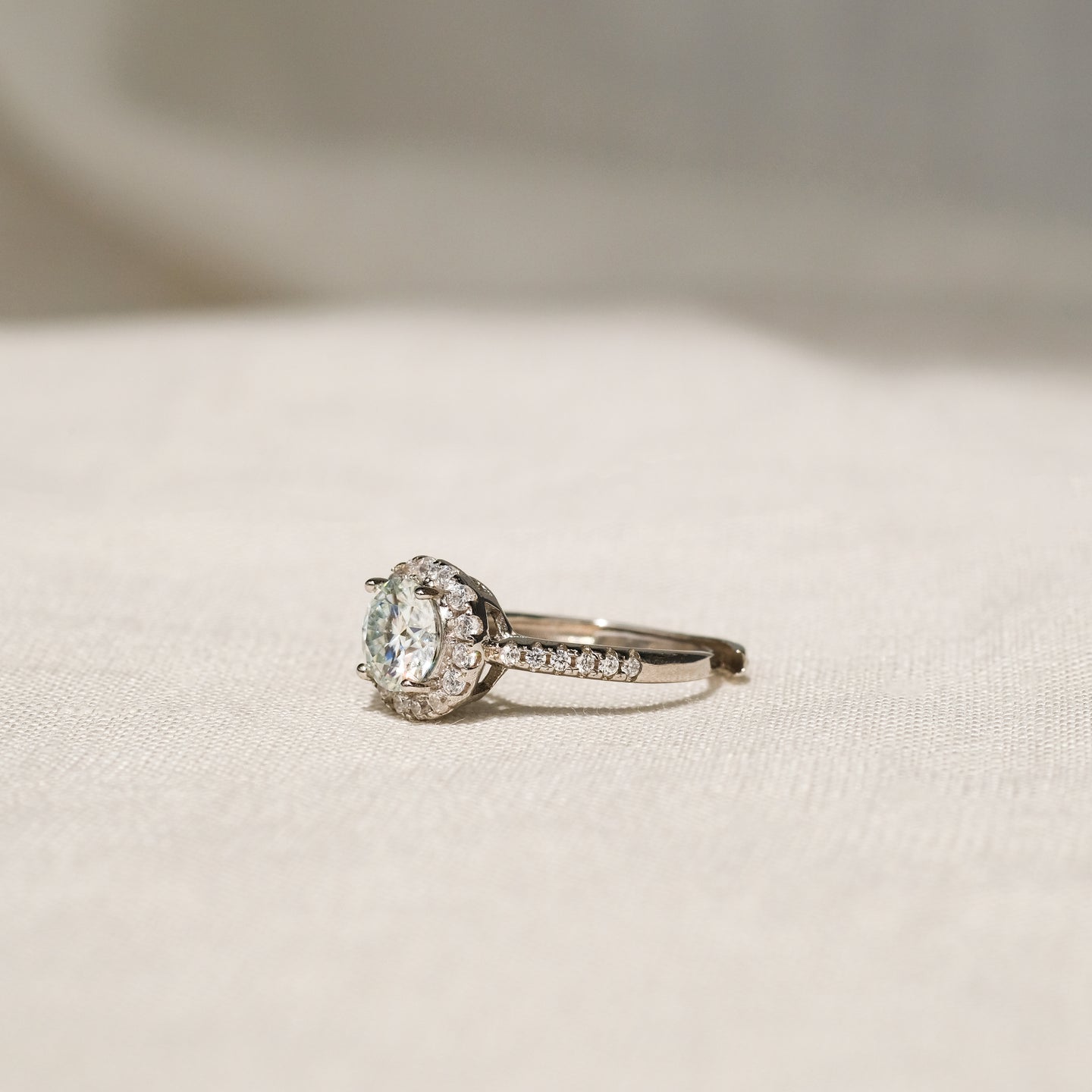 products/tesa-1ct-moissanite-ring-925-sterling-silver-2.jpg