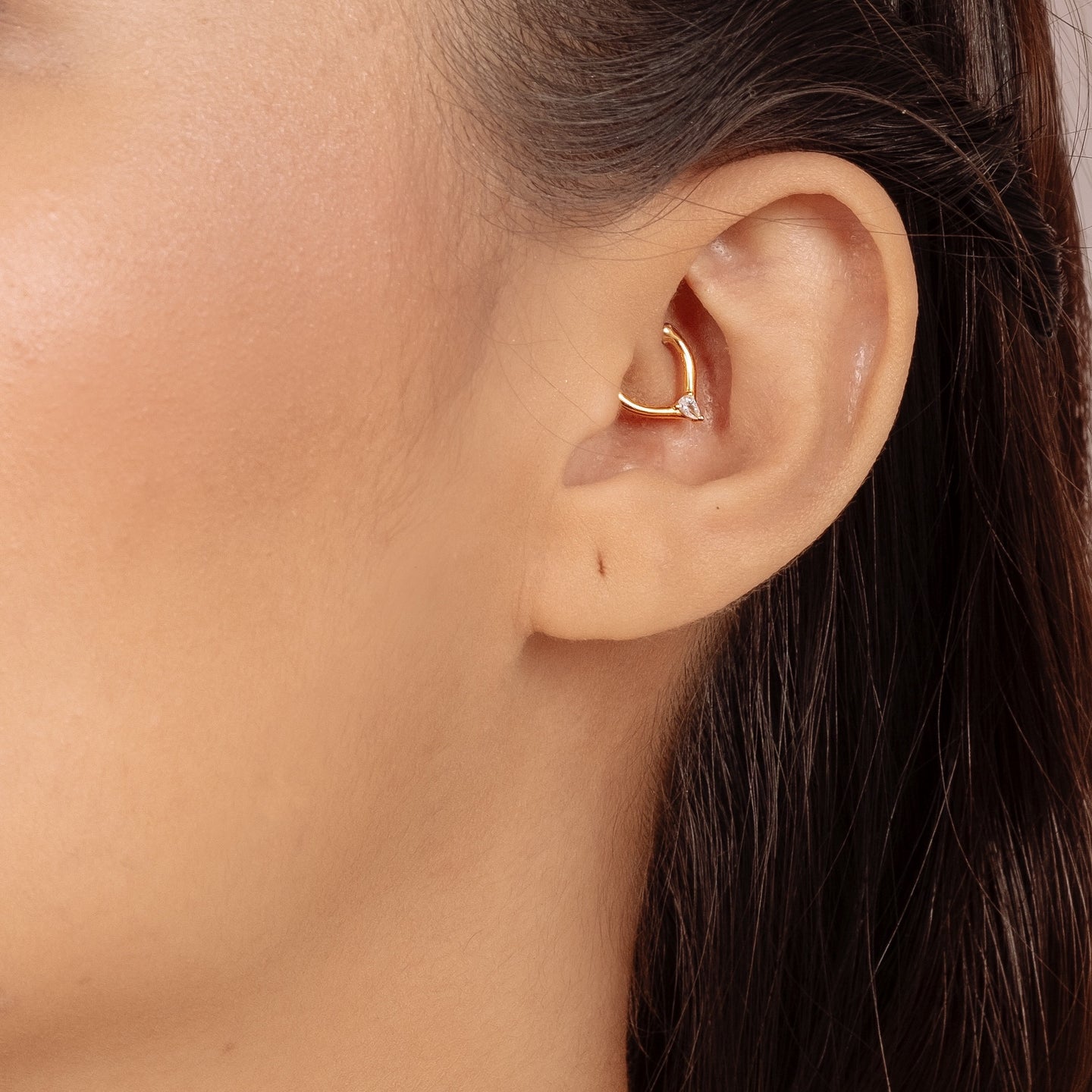 products/uni-cz-piercing-earrings-18k-gold-vermeil-3.jpg