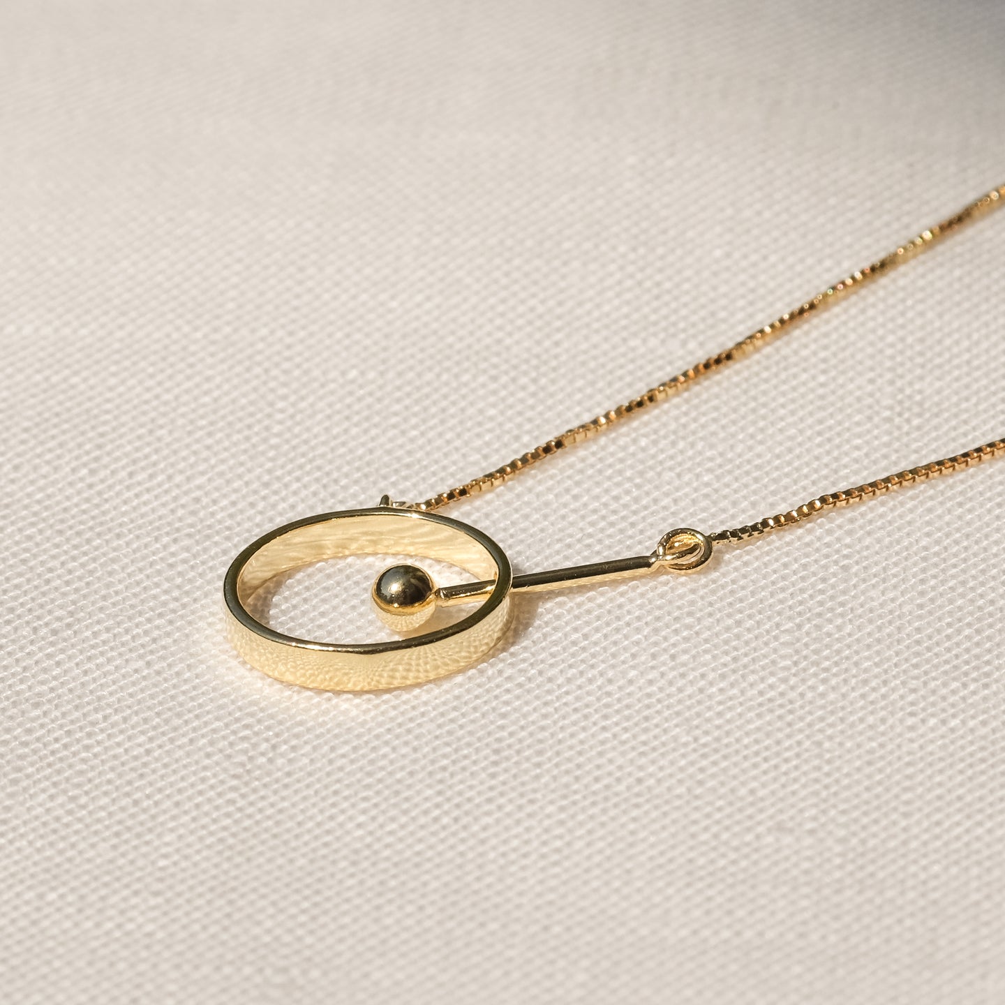 products/vicci-necklace-18k-gold-vermeil-2_487352de-9a32-4c43-b45a-dc66a8c4a290.jpg